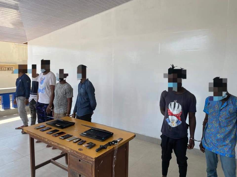 Togo : des Nigérians escrocs au love-chat et des voleurs de motos arrêtés