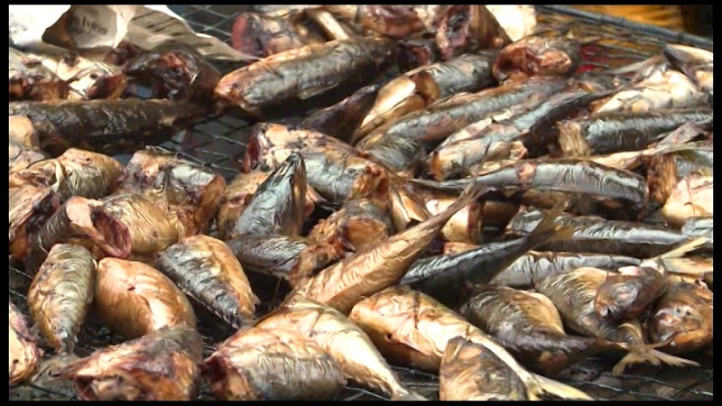 Togo : des transformatrices du poisson à l’école de la santé