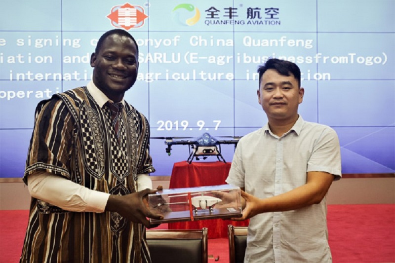 Togo : e-agribusiness signe un accord pour la promotion des drones agricoles en Afrique de l’Ouest 
