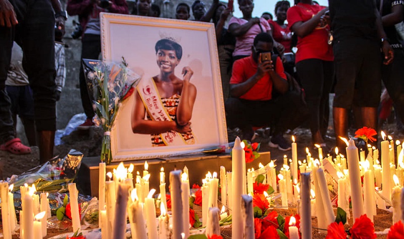 Togo : derniers hommages  à Darina,  la jeune fille de 20 ans  poignardée à  mort à  Baguida (vidéo)