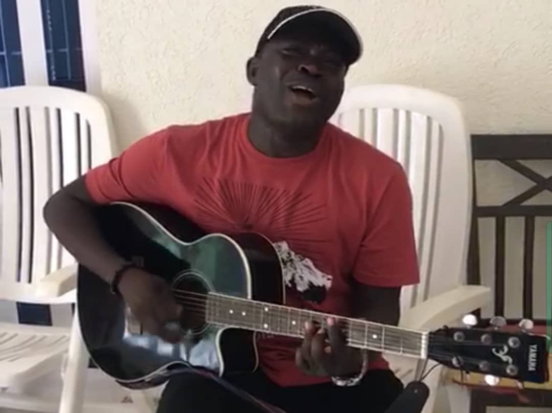 Togo : quand King Mensah chante ‘la bonne année’, ça vous donne des frissons (Vidéo)