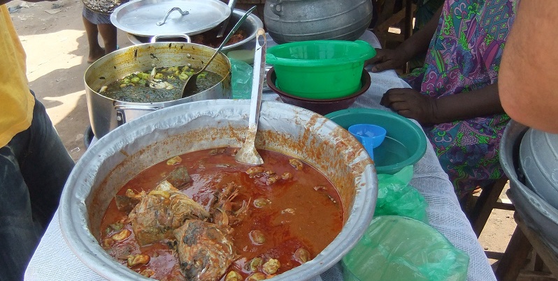 Togo : les aliments de la rue sont-ils bons pour la santé ?