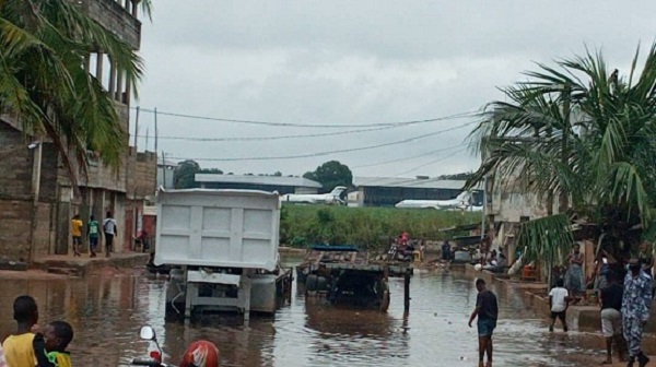 Togo : Un pan de clôture à l’aéroport de Lomé abattu par les pluies de ce vendredi