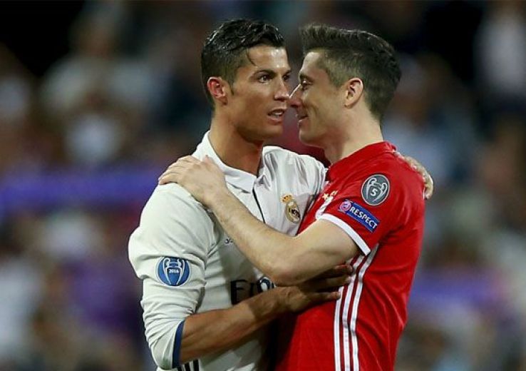 Trophée FIFA : la tête dépitée de Cristiano Ronaldo lors du sacre de Lewandowski