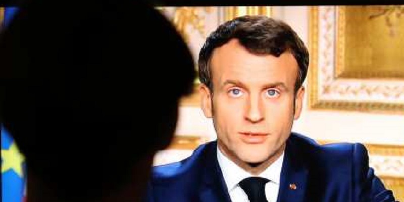 « Tu me manques », révélations sur un SMS intime qu’Emmanuel Macron a envoyé à un homme