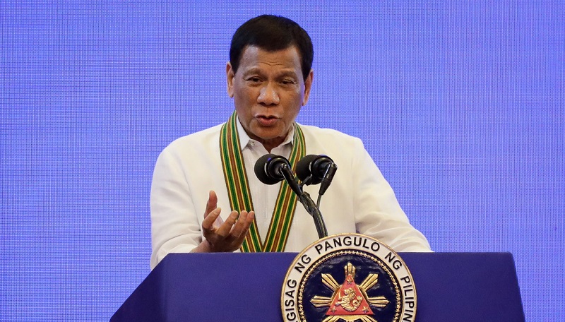 Le président philippin Rodrigo Duterte se porte volontaire pour tester le vaccin russe