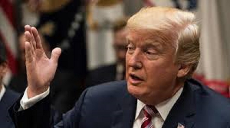 Trump regrette de ne pas être médecin pour éradiquer le coronavirus