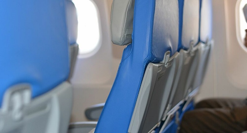 Un agent de bord liste les zones les plus sales d’un avion, et ce ne sont pas les toilettes