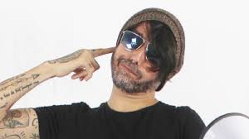 Un chanteur meurt après un malaise en plein concert