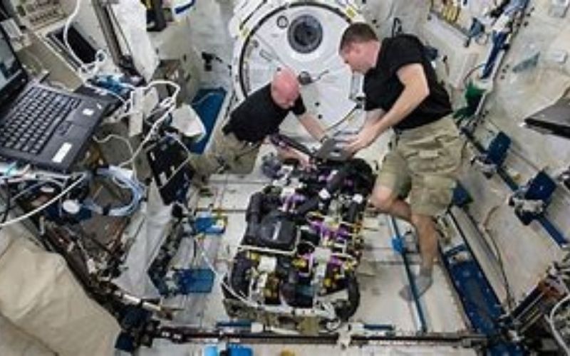 Un cosmonaute explique pourquoi l’alcool est «un tabou complet à bord» de l’ISS