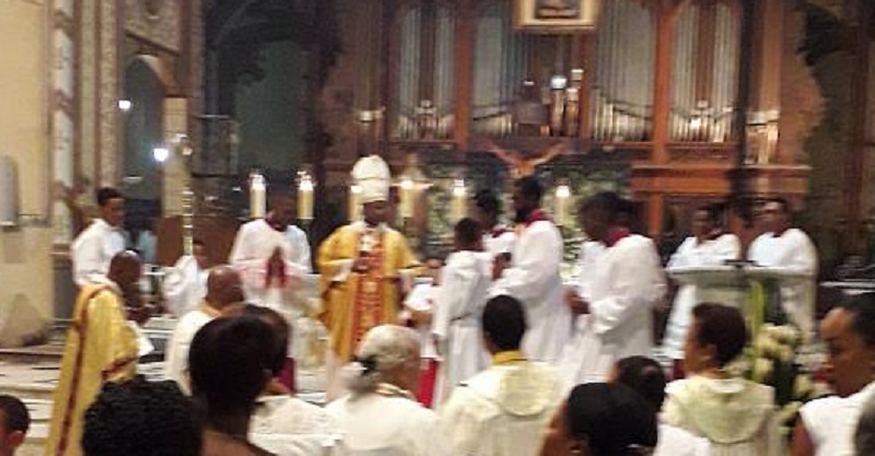 Un fidèle assigné en justice pour avoir volé 2 bouteilles de vin de la sainte communion