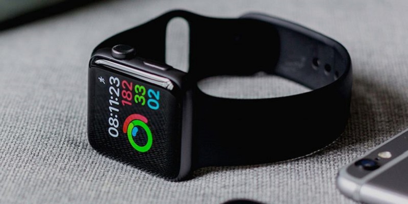 Un homme de 92 ans sauvé par son Apple Watch après une chute de plus de 6 mètres (vidéo)