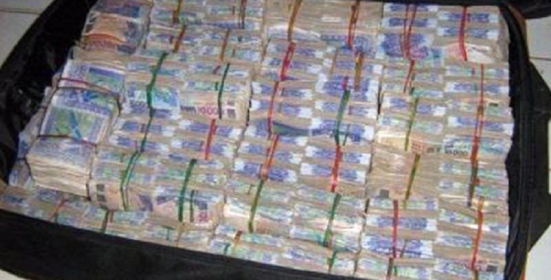 Un homme trouve 100 millions FCFA dans une décharge publique