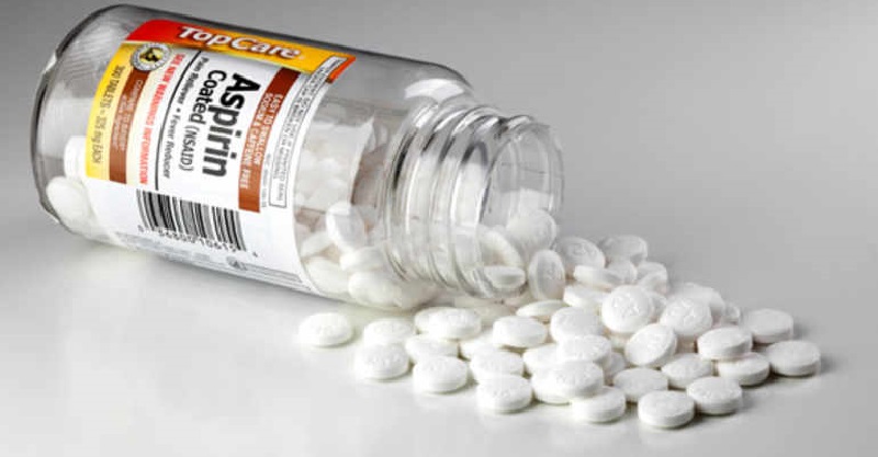 Un médecin alerte les malades du Covid-19 sur la prise d’aspirine