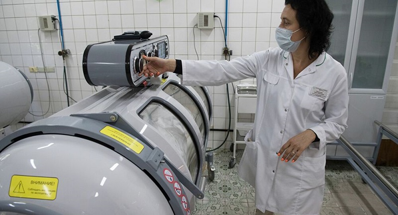 Un médecin raconte comment se passe un traitement efficace du coronavirus en chambre sous pression