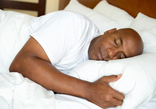 Un moyen universel pour améliorer la qualité du sommeil est révélé