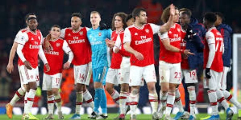 Football : ce joueur d’Arsenal reçoit un carton rouge à cause de son nom (photo)