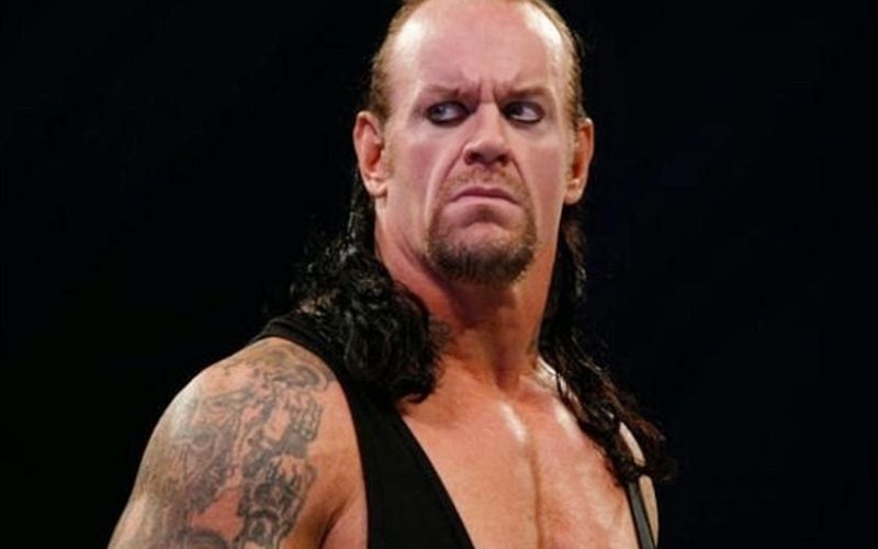 Undertaker : la légende du catch fait ses adieux aux rings