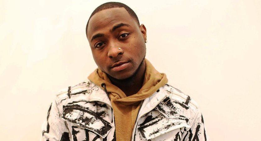 « Mon père a envoyé 50 policiers pour m’arrêter lors de mon premier concert », les confidences de Davido sur ses débuts (vidéo)