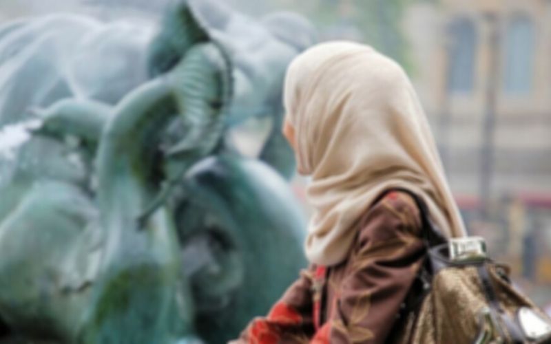 Une adolescente musulmane frappée et tondue après être sortie avec un chrétien