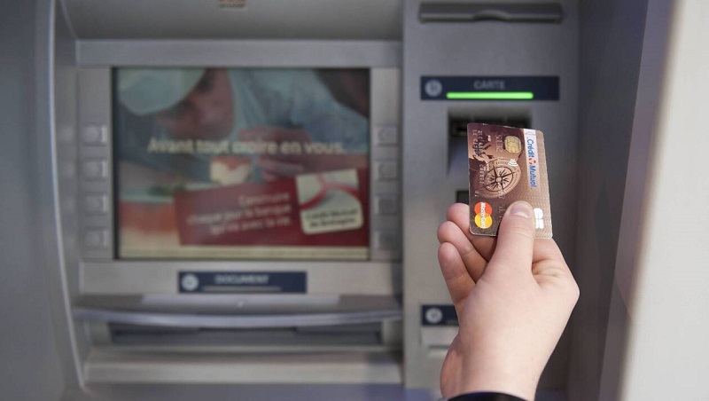 Une aide-soignante effectue 19 retraits bancaires avec la carte d’une résidente