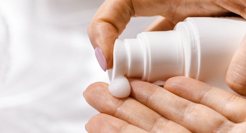 Une crème pour la peau paralyse une femme aux USA ; elle ne peut ni parler, ni se soigner