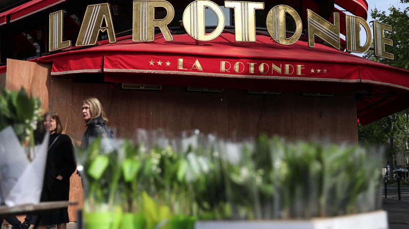 Une enquête ouverte après une intrusion à La Rotonde, brasserie prisée d’Emmanuel Macron