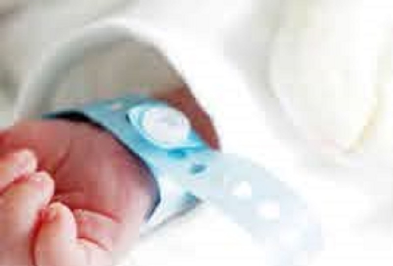 Une femme donne naissance à un bébé qui bat tous les records