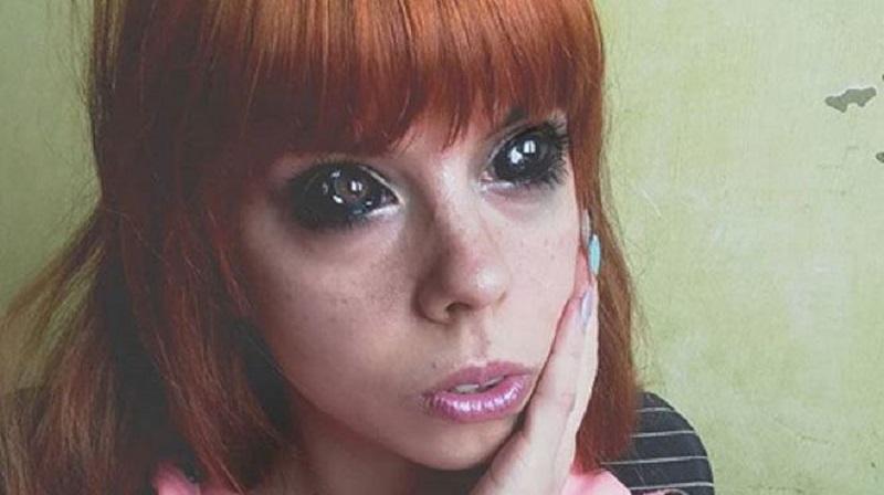 Une influenceuse perd la vue après s’être fait tatouer les yeux en noir