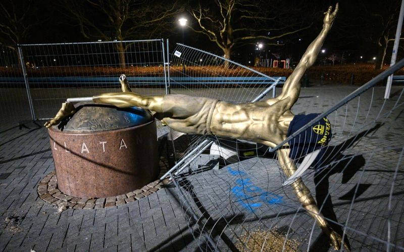 Vandalisée, la statue de Zlatan Ibrahimovic perd sa place à Malmö