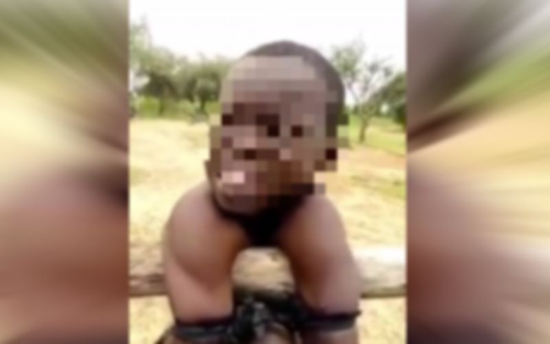 [Vidéo] Burkina Faso : une milice d’auto-défense « Koglweogo » torture un enfant (attention images choquantes)