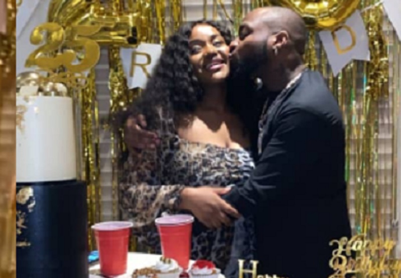 [Vidéo] Le cadeau de Davido à Chioma à l’occasion de ses 25 ans