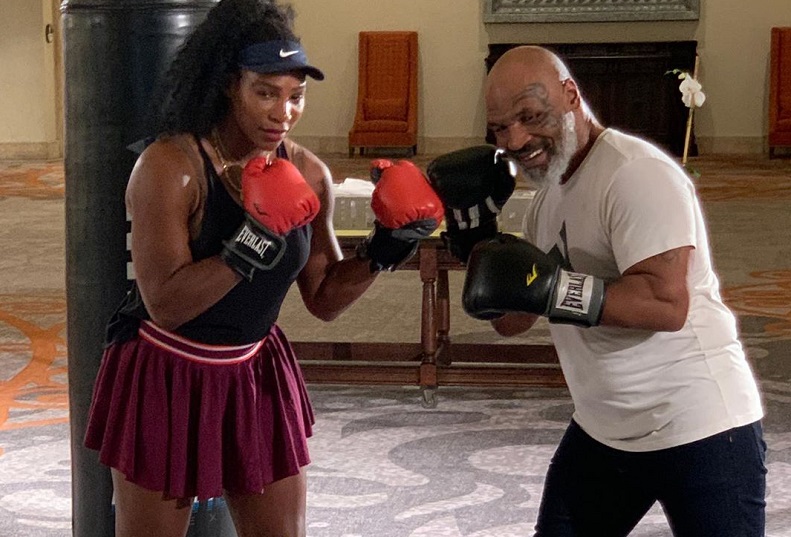 [Vidéo] Quand Serena Williams fait trembler Mike Tyson sur le ring