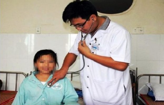 Vietnam : le mystère d’une fille de 11 ans qui transpire du sang (photo)
