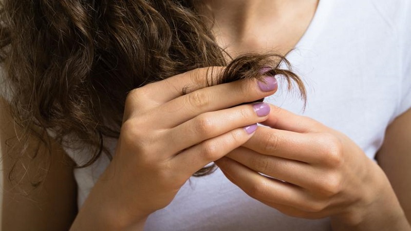 Astuce beauté : l’erreur à ne plus commettre avec le shampoing sec