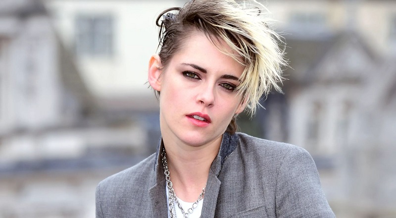 Voici la première photo de Kristen Stewart en Lady Diana
