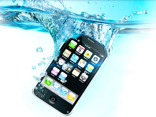 Comment sauver votre Smartphone tombé dans l’eau ?