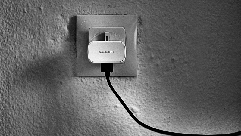 Voici tout ce qu’il ne faut pas faire avec son chargeur de smartphone