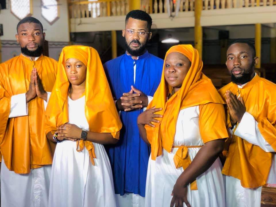 Togo / Musique : Mic Flammez devenu prêtre ? (photo)