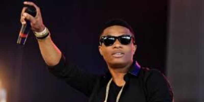 Wizkid : la star à la cérémonie d’anniversaire de la fille de Nana Addo (vidéo)