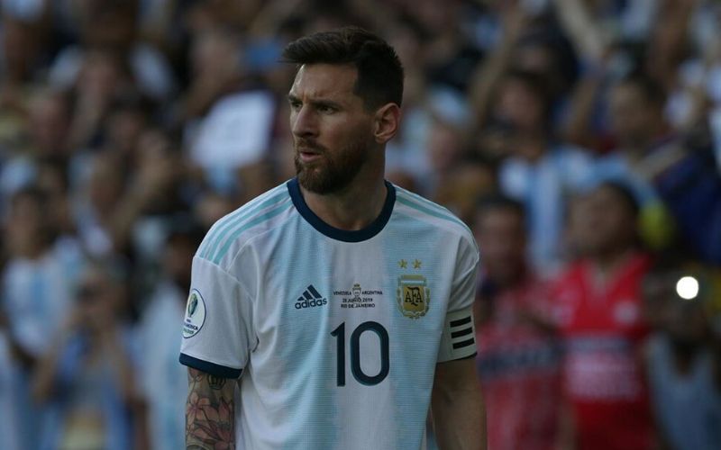 Argentine – Paraguay : le but de Messi annulé par la VAR qui crée la polémique (vidéo)