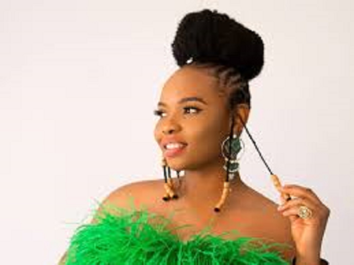 Yemi Alade : « Arrêtez de haïr, concentrez-vous sur votre croissance et votre développement »