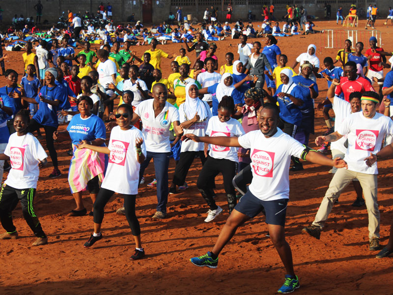 Zumba Against Cancer au Togo : les populations d’Agoè sensibilisées ce samedi sur le cancer du sein et les maladies non-transmissibles (photos)