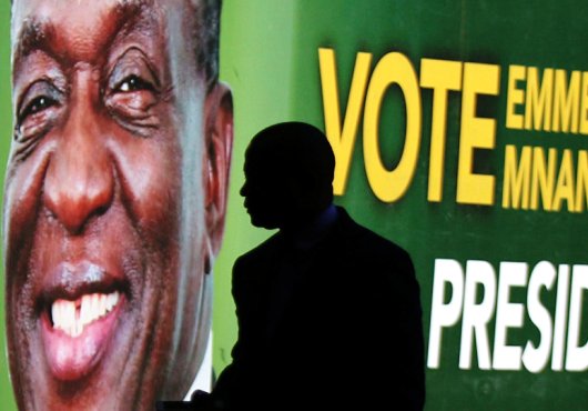 Zimbabwe : une tentative d’assassinat du Président Emmerson Mnangagwa fait plusieurs blessés (vidéo)