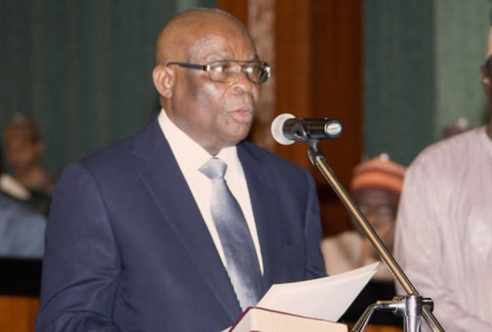 Nigeria : accusé de corruption, le président de la Cour suprême démissionne