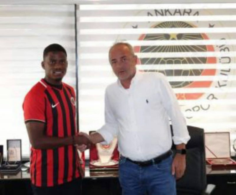 Mercato – SüperLig : le Togolais Floyd Ayité rejoint Emmanuel Adebayor