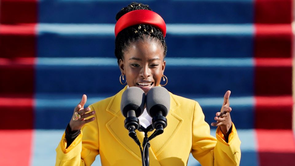 Investiture de Biden : une jeune poétesse afro-américaine fait sensation (photo)