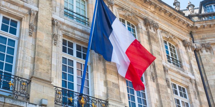 L’ambassade de France au Togo recrute