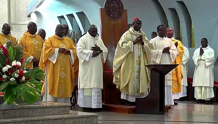 Obsèques de DJ Arafat : l’Eglise catholique se plie aux exigences des ‘chinois’