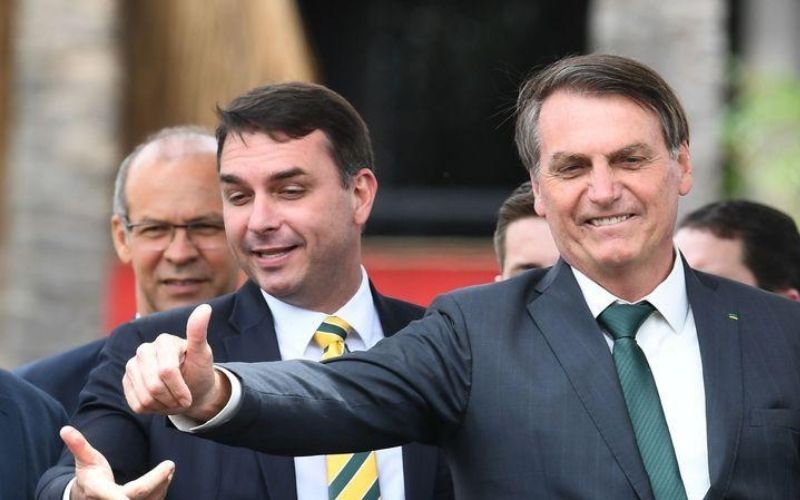 Brésil : le fils aîné de Jair Bolsonaro testé positif à la Covid-19
